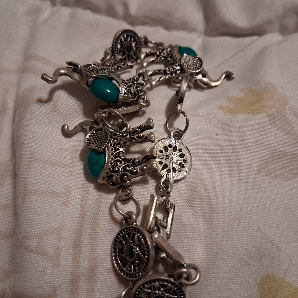 beautiful 8 inch woman's elephant bracelet  final price no more discounts pls st